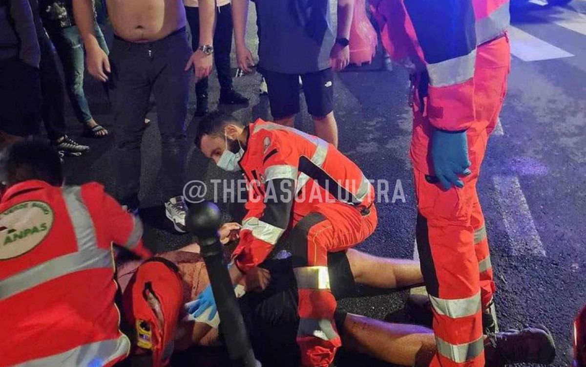 L-au înjunghiat! Incidente grave la Milano » Fanii lui Newcastle, atacați înaintea meciului de Liga Campionilor