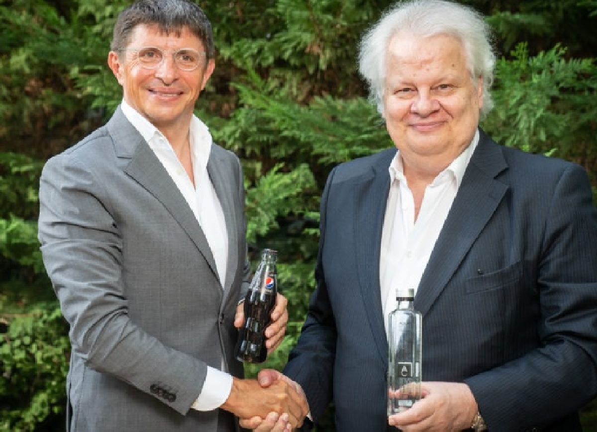 Jean Valvis, apariție rară: „La Rapid e un proiect pe care am încercat să-l fac în 2006” » Ce impresie i-a lăsat Șucu: așteaptă apelul boss-ului din Giulești