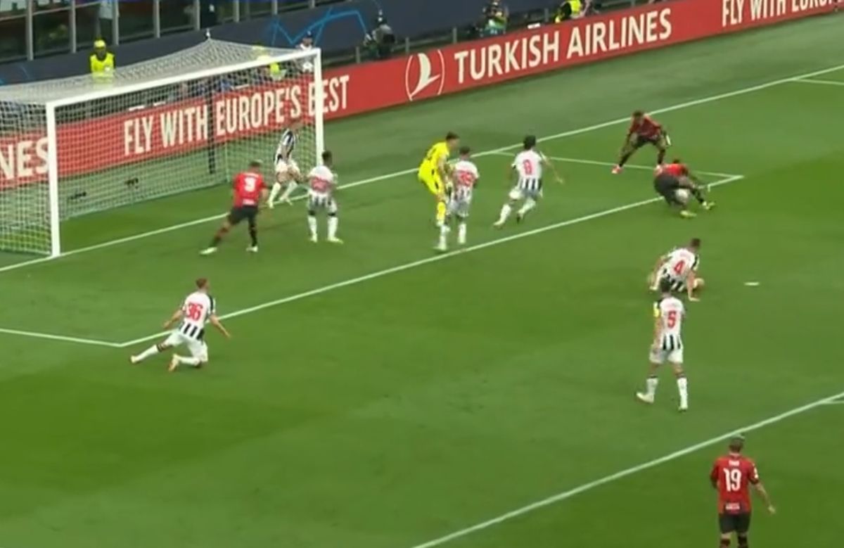 Putea fi golul sezonului în Liga Campionilor » Rafa Leao a vrut să aplice umilința supremă, dar s-a făcut de râs!