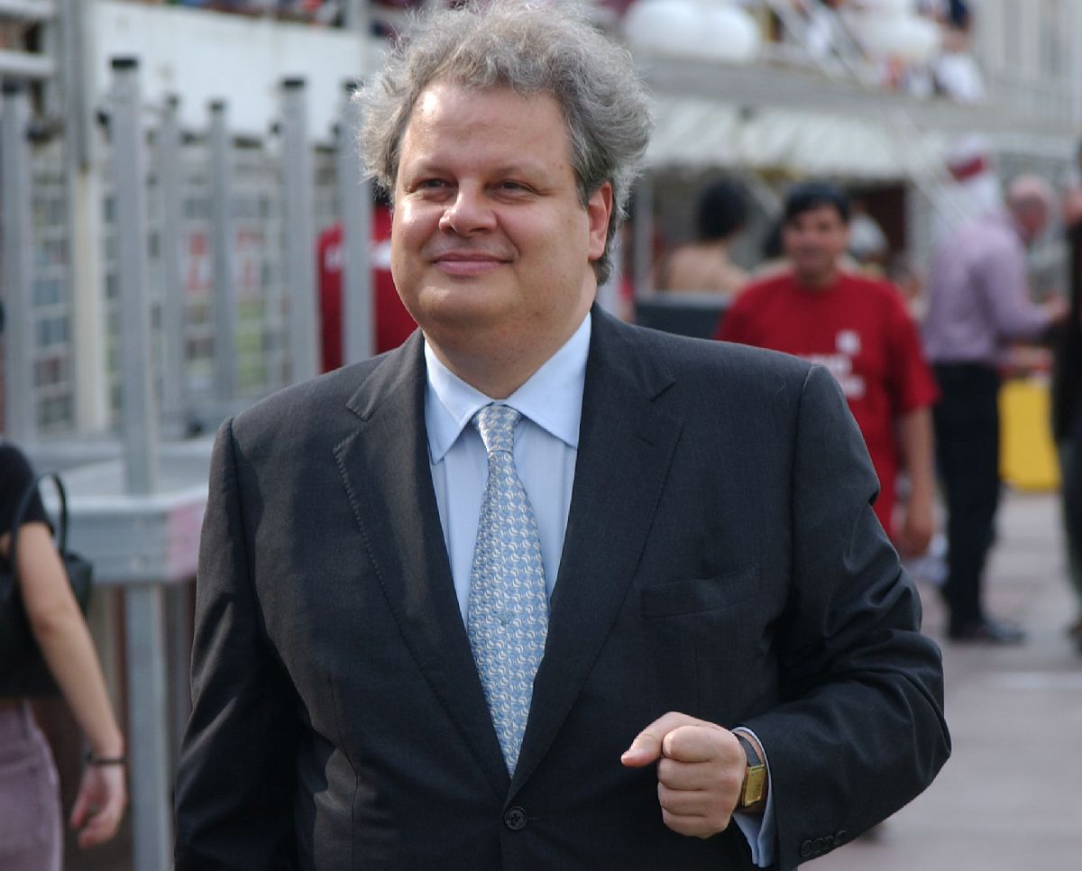 Jean Valvis, apariție rară: „La Rapid e un proiect pe care am încercat să-l fac în 2006” » Ce impresie i-a lăsat Șucu: așteaptă apelul boss-ului din Giulești