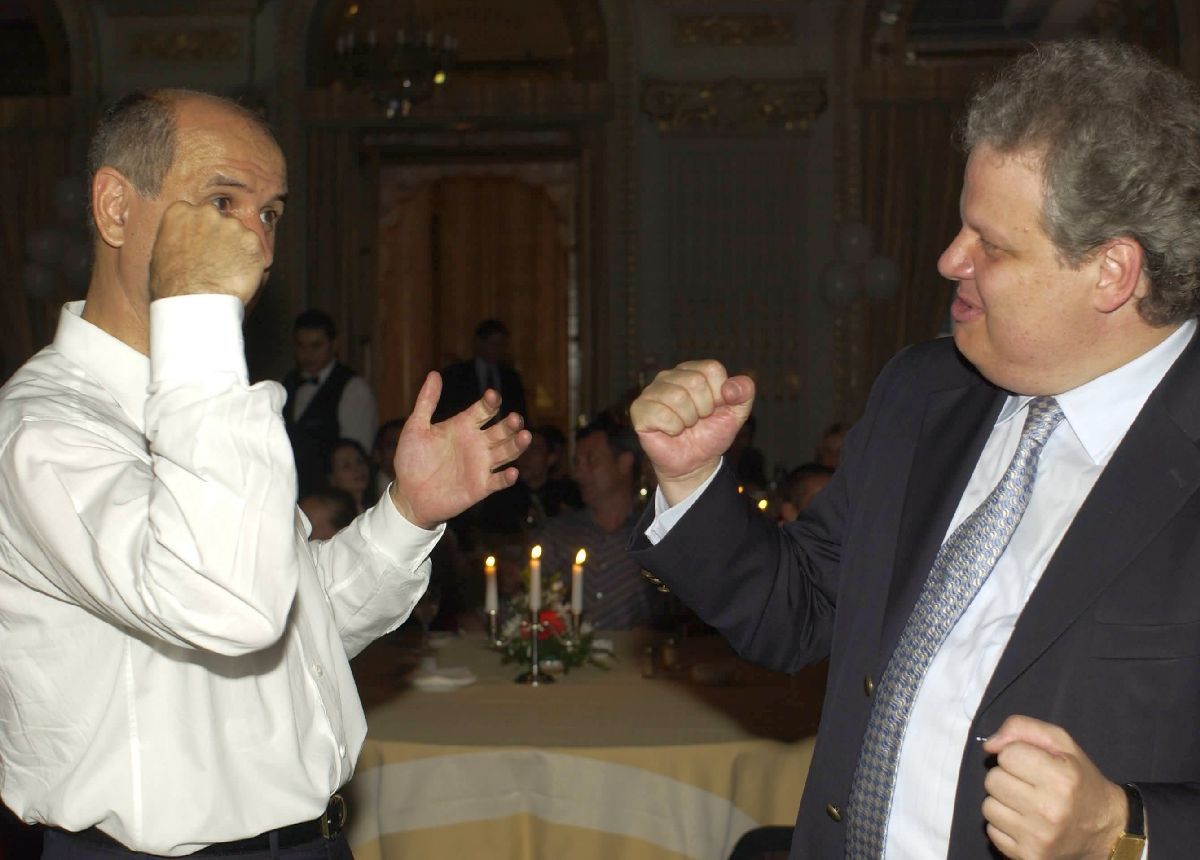 Jean Valvis, apariție rară: „La Rapid e un proiect pe care am încercat să-l fac în 2006” » Ce impresie i-a lăsat Șucu: așteaptă apelul boss-ului din Giulești