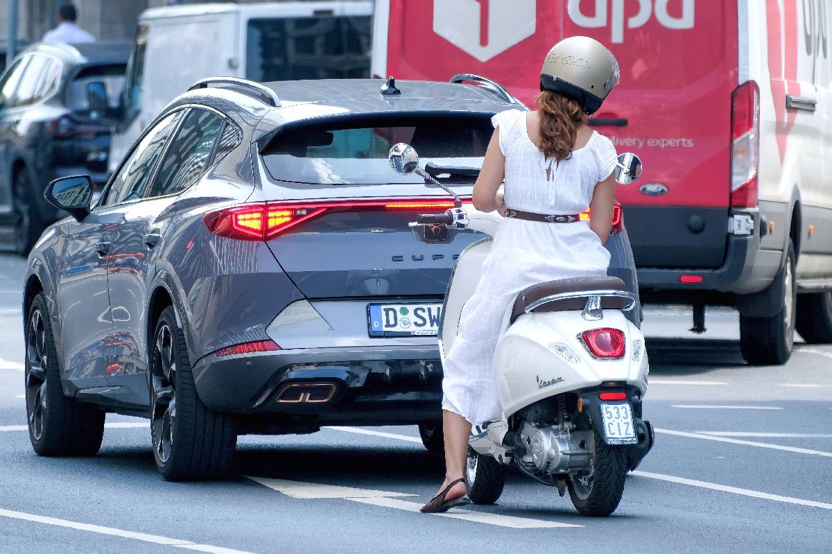 „E un război rece!” » Dezbatere GSP despre rivalitatea șoferi - motocicliști și părerea unui expert: „Nu suntem chiar atât de nenorociți!” + Care-i treaba cu „lane splitting”