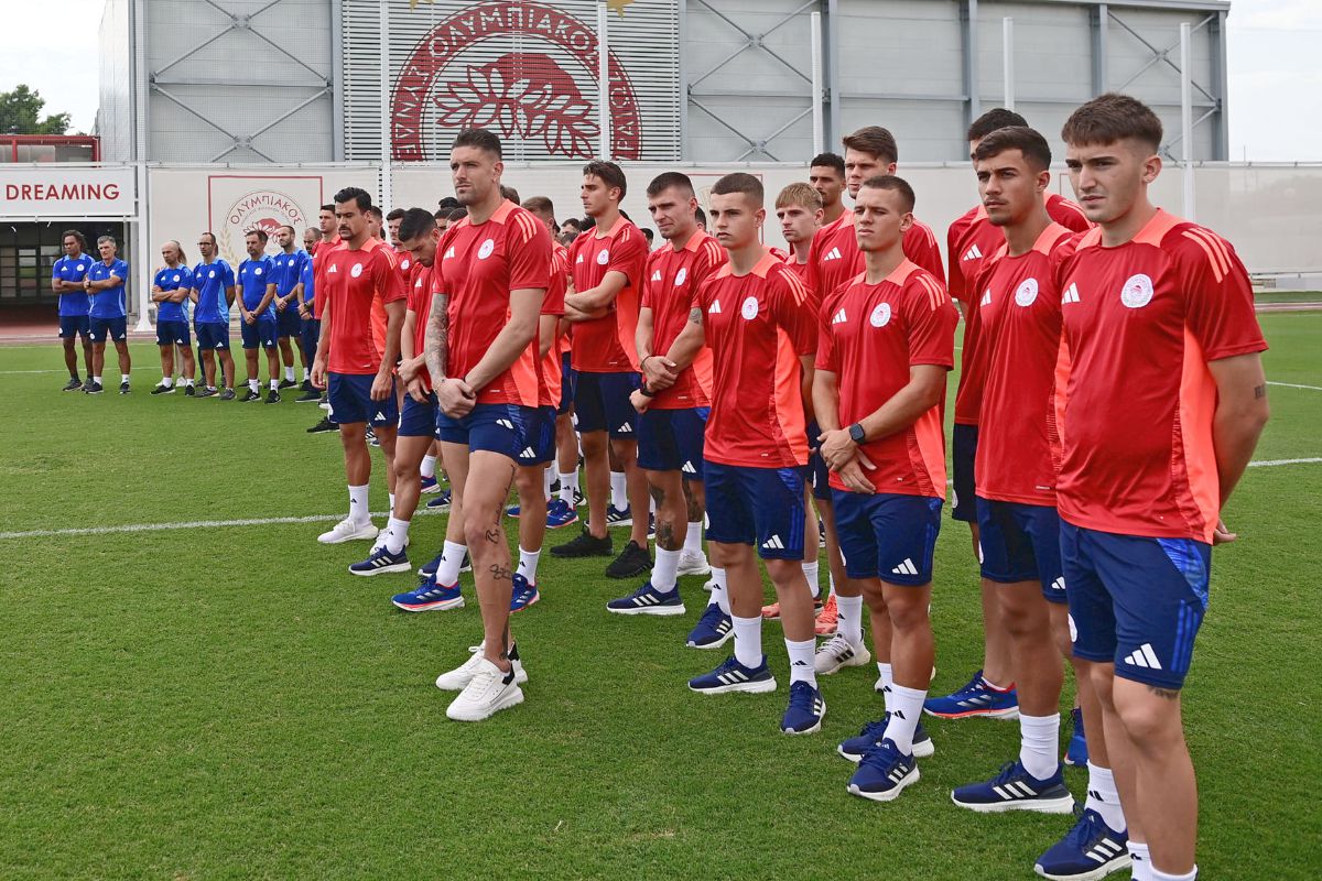 Olympiacos, viitoarea adversară a lui FCSB, a adus preotul în cantonament