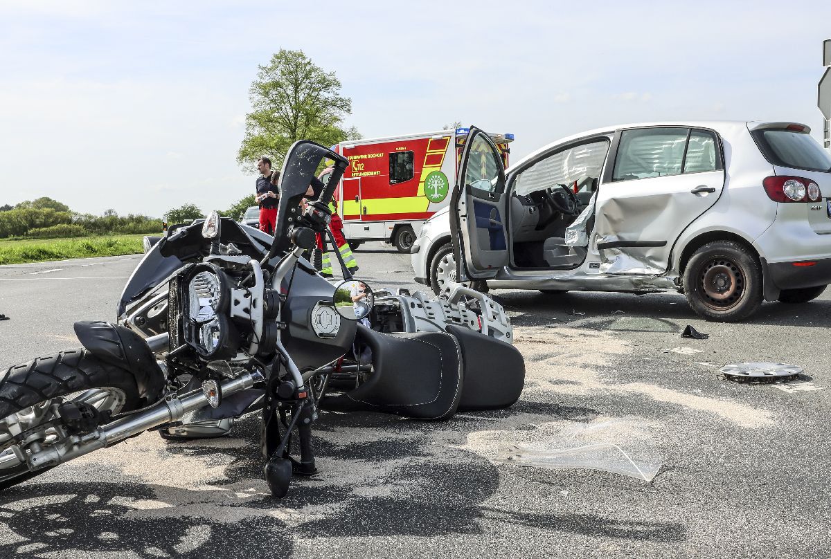 „E un război rece!” » Dezbatere GSP despre rivalitatea șoferi - motocicliști și părerea unui expert: „Nu suntem chiar atât de nenorociți!” + Care-i treaba cu „lane splitting”