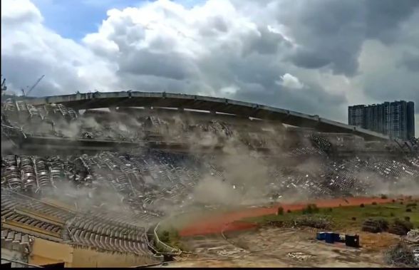 Stadionul de 80.000 de locuri, pus la pământ în câteva secunde » Imaginile demolării