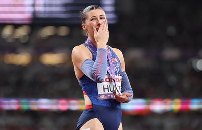 A izbucnit în lacrimi după ce a câștigat medalia de argint la Campionatele Mondiale de atletism: „Atmosfera a fost sexy și agresivă”