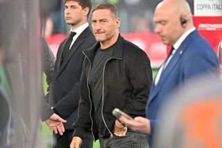 Îl avertizează pe Chivu, înaintea duelului de sâmbătă: „Nu veți avea nevoie de sacou și cravată, ci de cască!”