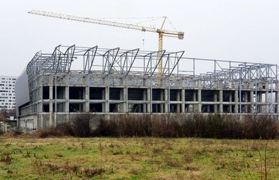 Speranțe pentru polivalenta abandonată din România » Ajunsă o ruină, noua sală a primit undă verde și lucrările urmează să fie reluate