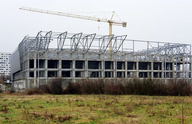 Speranțe pentru polivalenta abandonată din România » Ajunsă o ruină, noua sală a primit undă verde și lucrările urmează să fie reluate