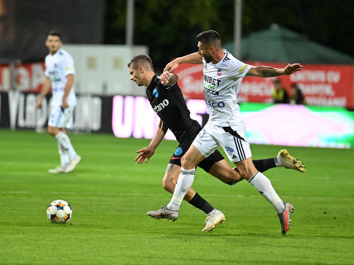 „Ăsta a fost salutul din vestiar!” » Leo Grozavu dezvăluie cum și-a motivat fotbaliștii pentru meciul cu FCSB