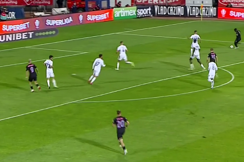 Gigi Becali a decis să îi bage pe Daniel Bîrligea și Mamadou Thiam în primul minut în meciul de la Botoșani, din runda 10, iar cei doi au produs golul marcat de campioană în prima repriză.