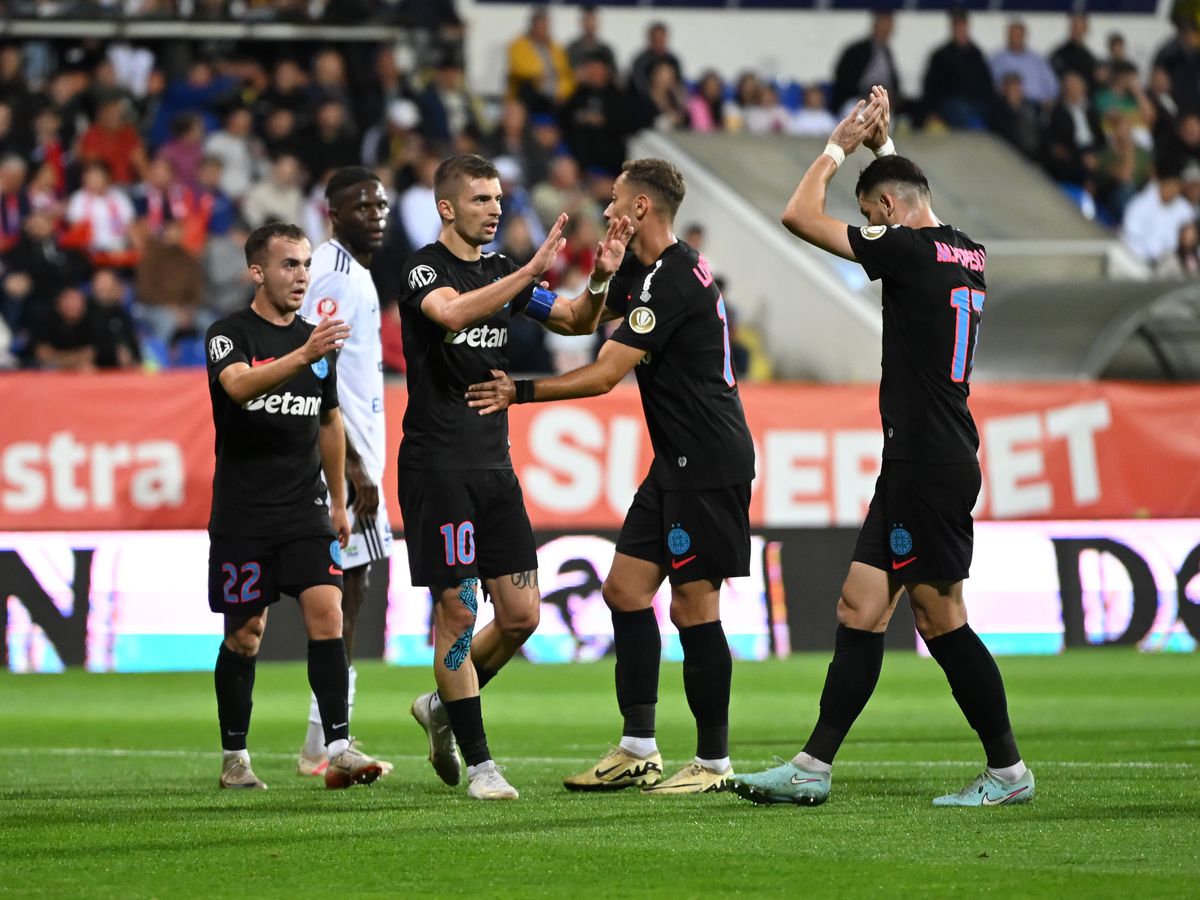 „Ăsta a fost salutul din vestiar!” » Leo Grozavu dezvăluie cum și-a motivat fotbaliștii pentru meciul cu FCSB