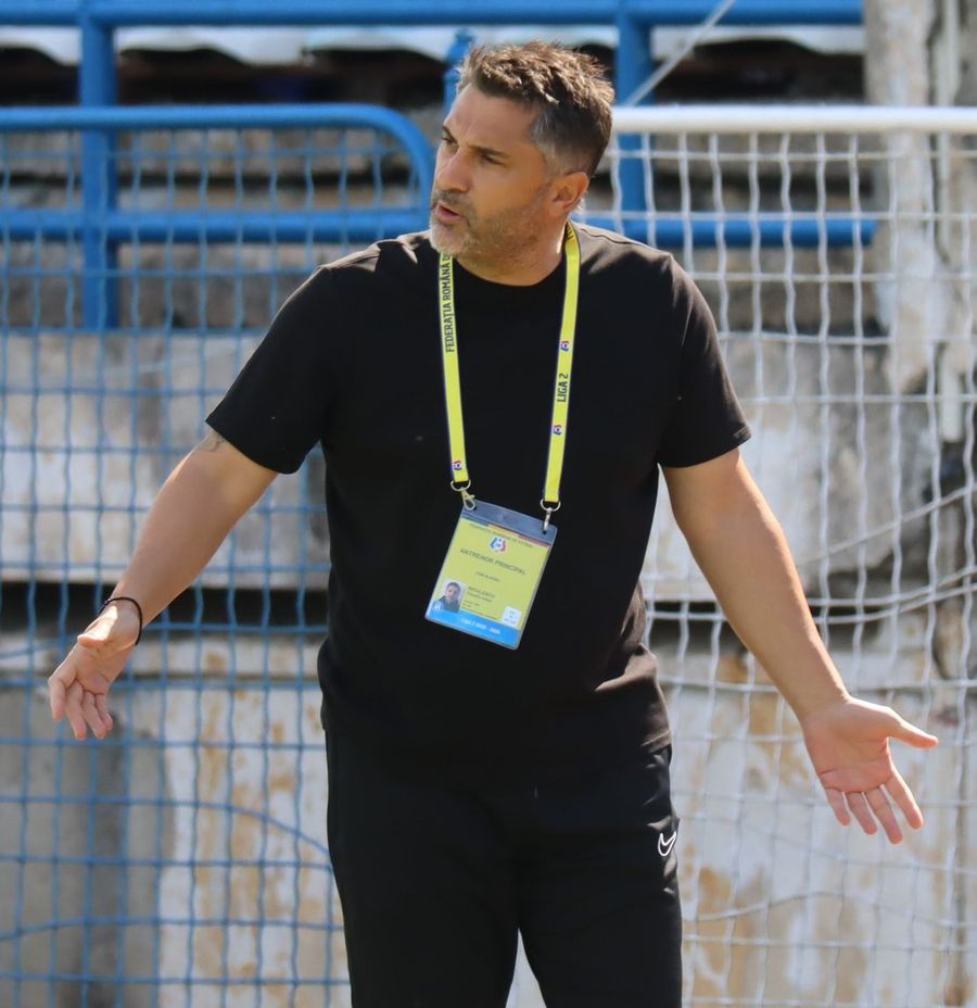 Claudiu Niculescu este antrenor în prezent chiar la CSM Slatina, în L3 Antrenorul care i-a inventat pe Luțu și cuplul N&D: „Dacă nu-l lua Becali șofer, ajungea boschetar. Îl puneam să citească Harap Alb în vestiar” + „Nu-i băteam să-i schilodesc!”