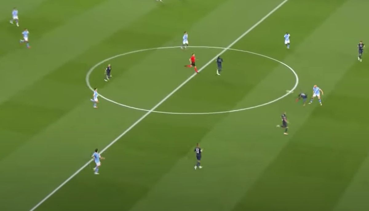 Faza eliminării lui Giovanni Di Lorenzo, după faultul de ultim apărător asupra lui Erling Haaland, în Manchester City - Napoli 2-0