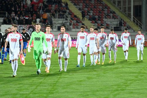 Valentin Borcea (numărul 18) a semnat cu Unirea Alba Iulia. FOTO: Imago Images