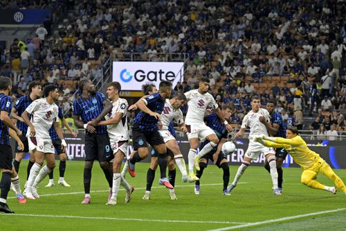Yann Sommer, iese la o minge în careul lui Inter la derbyul cu Juventus (3-4) / Foto: Imago