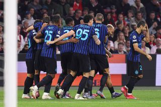 Chivu are jucător în echipa etapei în Liga Campionilor » Pe cine a selectat UEFA de la marile surprize ale grupei