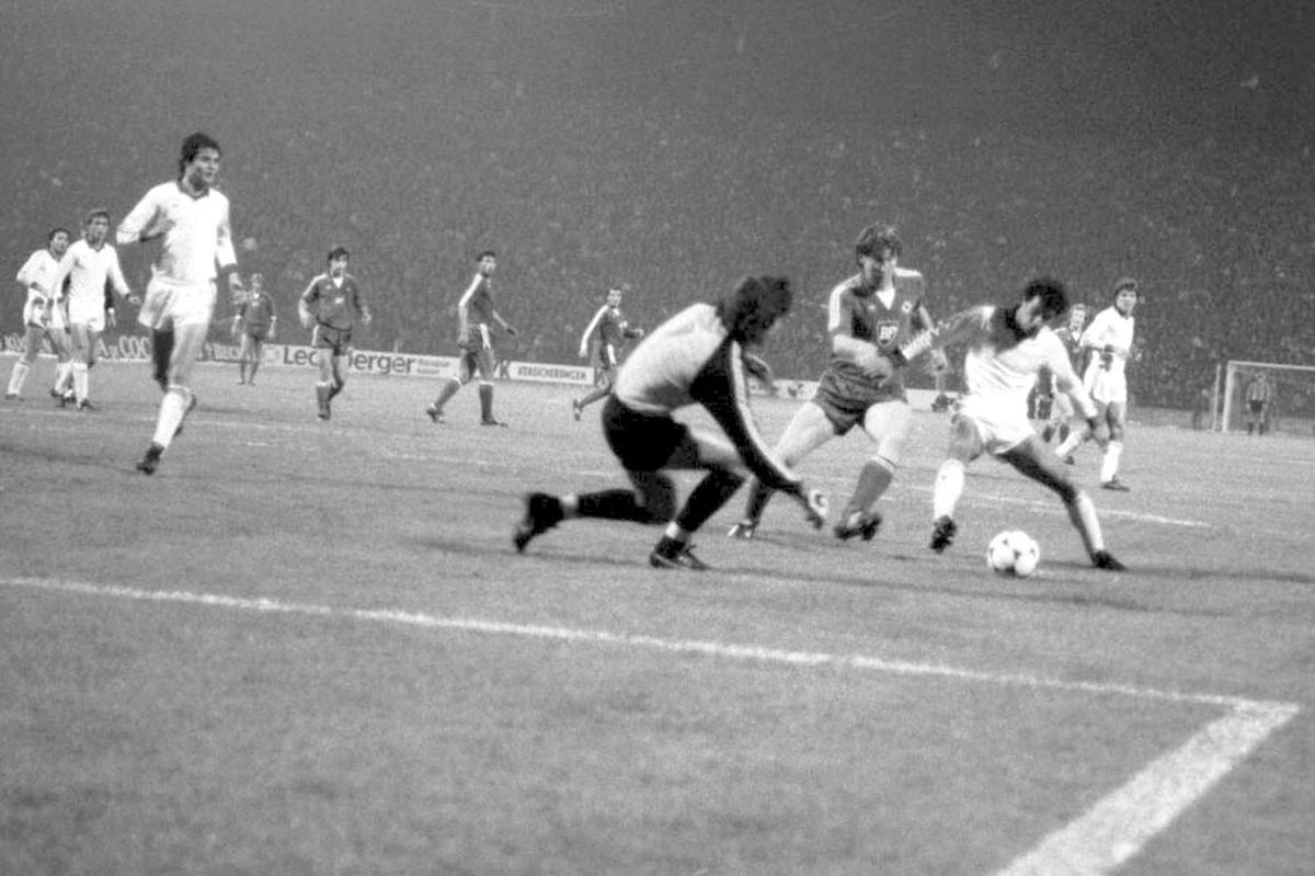 Retro GSP // VIDEO+FOTO Revelionul "câinilor" » 19 octombrie, ziua celei mai prestigioase victorii din istoria lui Dinamo: „Ne era teamă să nu luăm multe! Ați văzut ce a urmat”