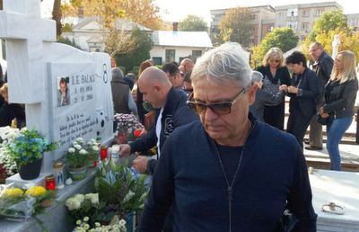 VIDEO + FOTO Ilie Balaci, comemorat, azi, la un an de la moarte » Oltenii l-au desenat în centrul Craiovei, folosind ca model o imagine din arhiva GSP