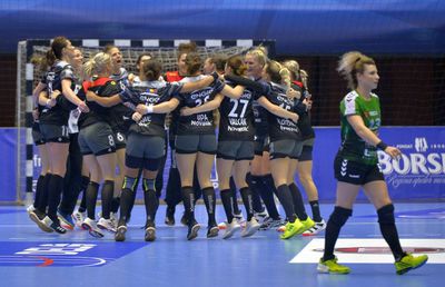 CSM BUCUREȘTI - MKS LUBLIN 35-19 // „Tigroaicele” intră în istorie cu cea mai clară victorie obținută vreodată în Liga Campionilor! Cum arată ACUM clasamentul