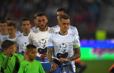 CFR CLUJ - CRAIOVA 2-0 // FOTO Gest superb al oltenilor în memoria lui Ilie Balaci: cum au ieșit pe teren jucătorii lui Victor Pițurcă