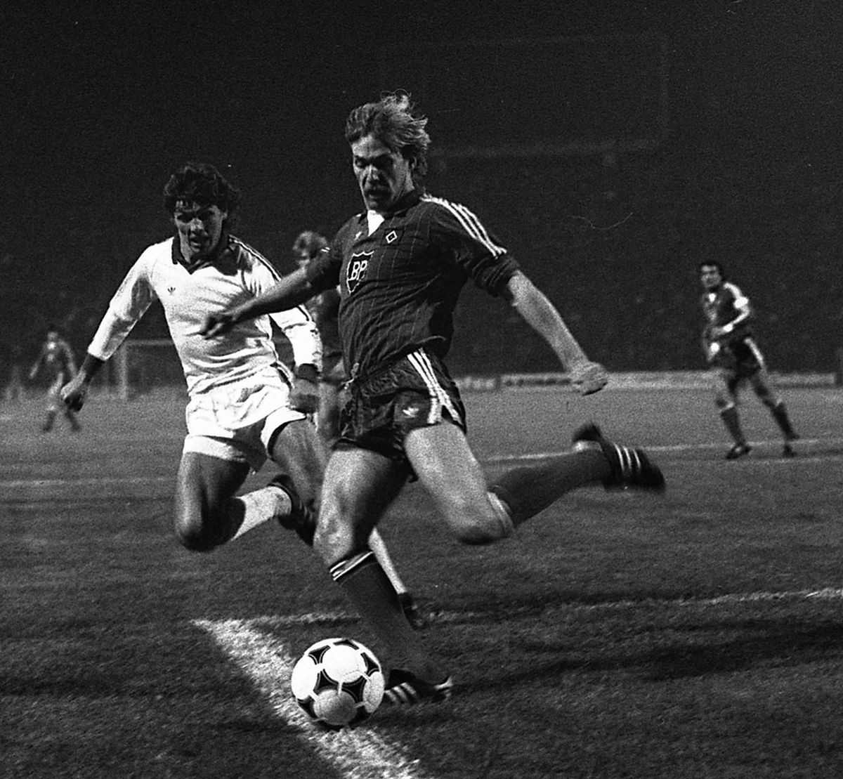 RETRO GSP. 37 de ani de la Dinamo - Hamburg 3-0 » „Câinii” n-au nicio îndoială: „Cea mai mare victorie în Europa, peste Steaua - Anderlecht 3-0!”