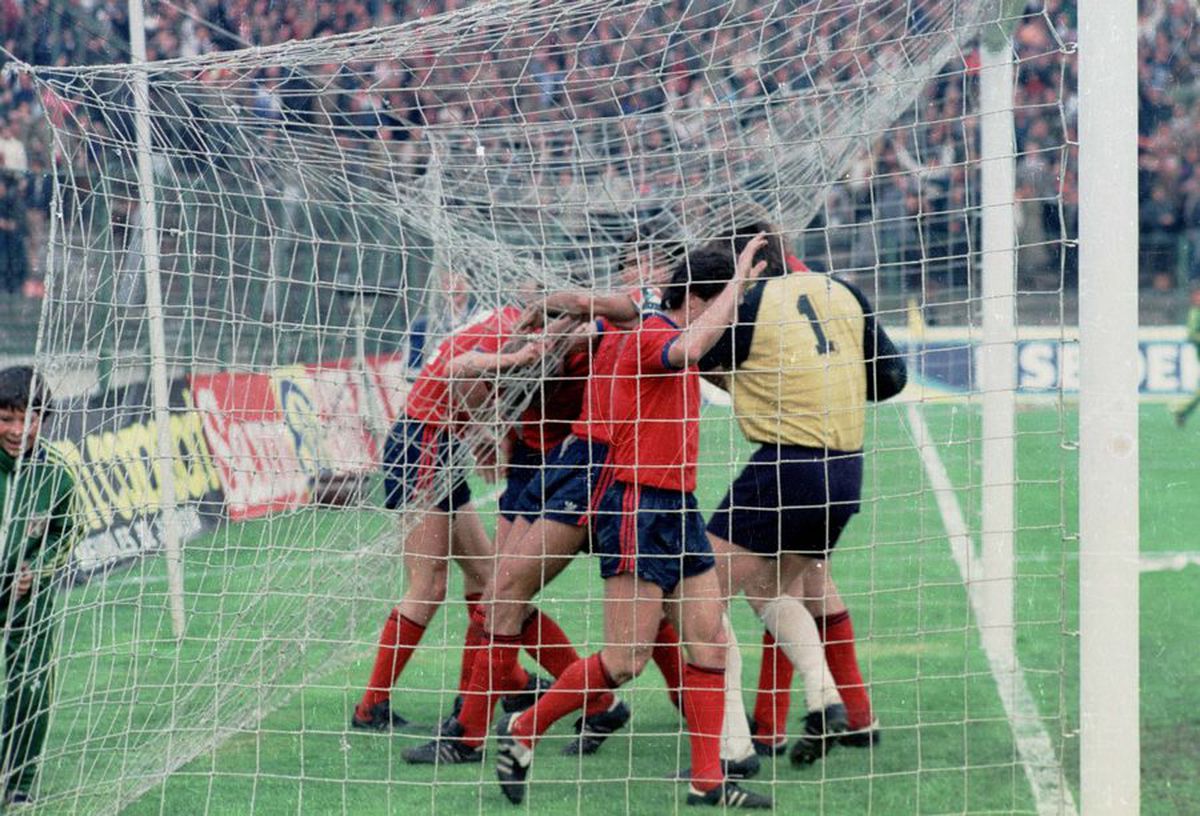 RETRO GSP. 37 de ani de la Dinamo - Hamburg 3-0 » „Câinii” n-au nicio îndoială: „Cea mai mare victorie în Europa, peste Steaua - Anderlecht 3-0!”