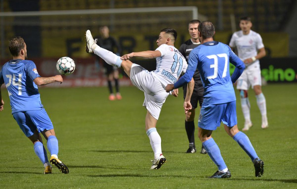 CLINCENI - FCSB 0-2. VIDEO Sorin Paraschiv acuză arbitrajul: „Sunt prea multe greșeli! Ca niciodată!”