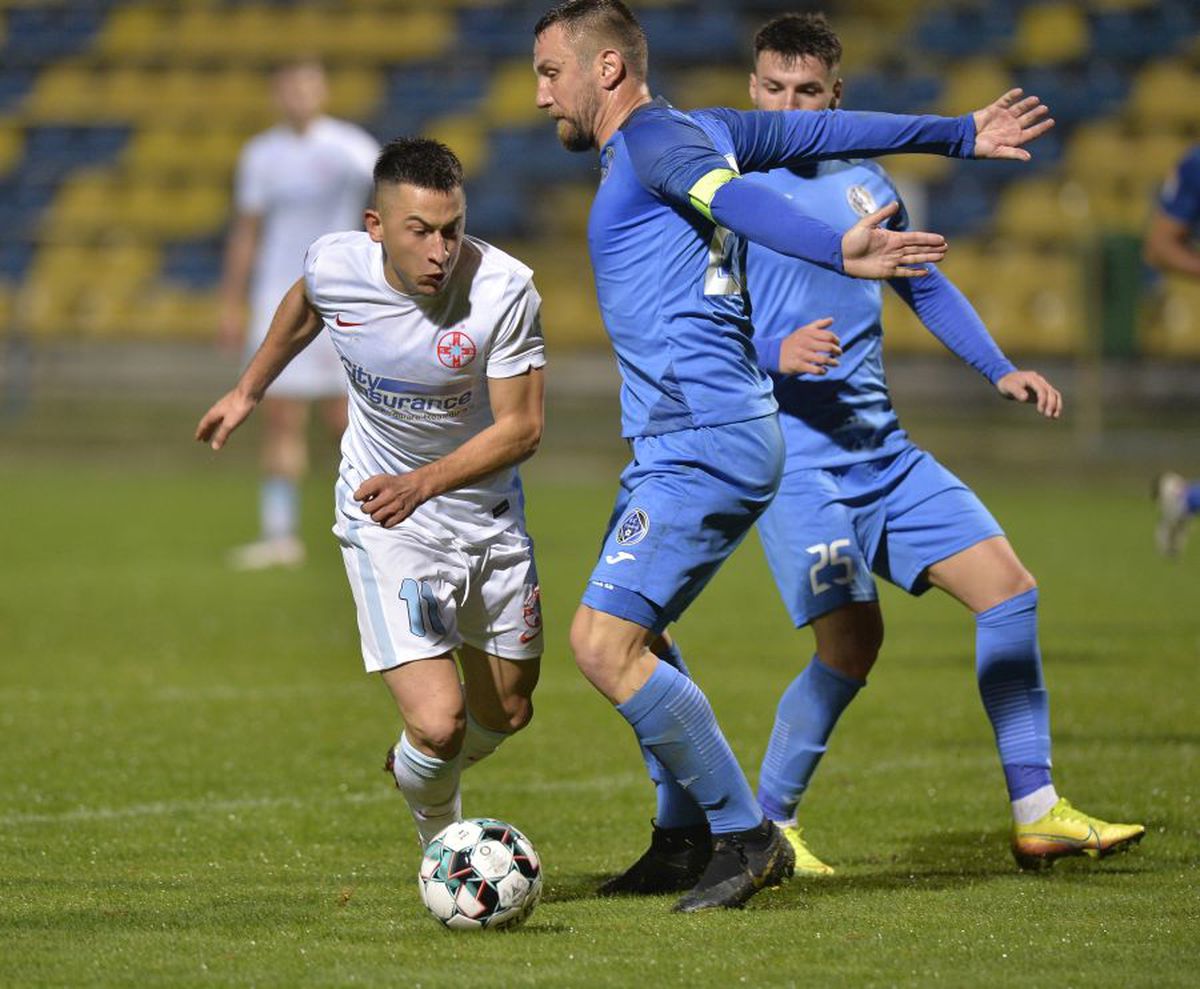 ANALIZĂ GSP. Dennis Man, startul deceniului! Vedeta de la FCSB are cifre uluitoare în acest sezon