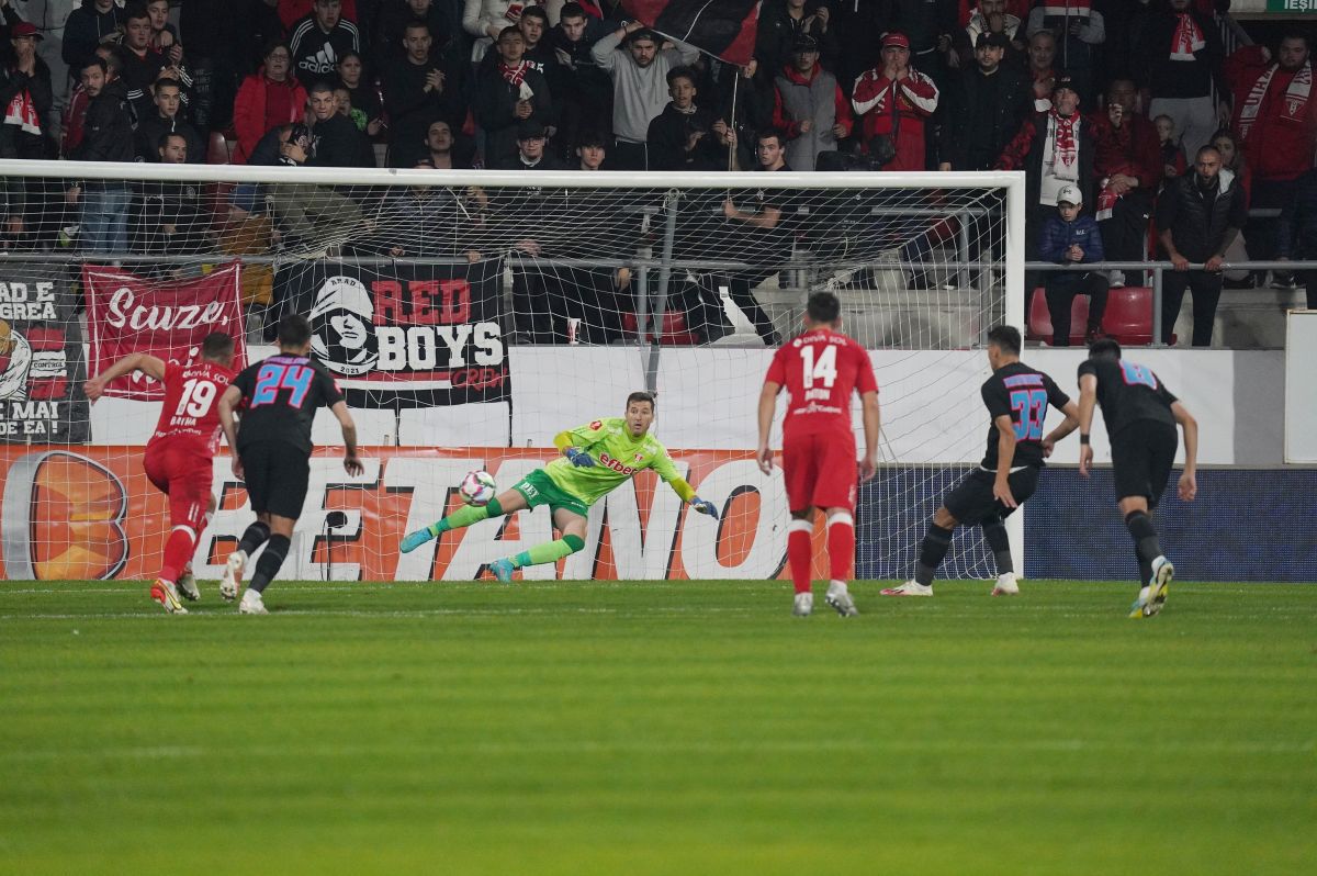 A râs de Keșeru după ce a văzut UTA - FCSB: „Bătrânețea nu iartă pe nimeni, parcă ești operat de reflexe”