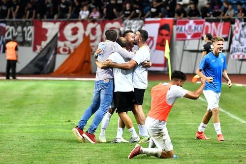 Florin Stângă, sărbătorind un gol marcat de echipa lui împotriva lui Dinamo / FOTO: Facebook @acs.viitorul.pandurii.tg.jiu