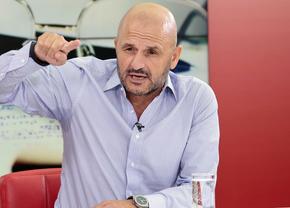Adrian Mititelu, mesaj la miezul nopții! Se ia de fani după Dinamo - FCU Craiova: „Toți se pricep la fenomen și dau verdicte. Nu mai trageți în jucători”
