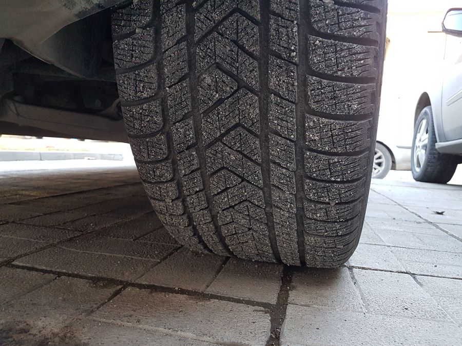 Superioritatea Indiscutabilă a Anvelopelor de Iarnă în Sezonul Rece