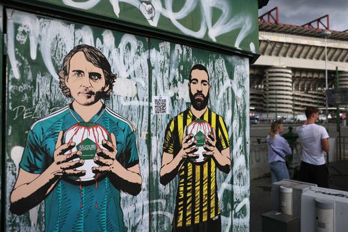 Roberto Mancini și Karim Benzema, pictați pe un zid, foto: Imago