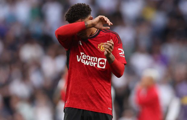 Cazul fotbalistului de 85 de milioane de euro » Exilat de Ten Hag, nu are voie să dea ochii cu colegii, se antrenează singur și trebuie să încuie ușa la vestiar