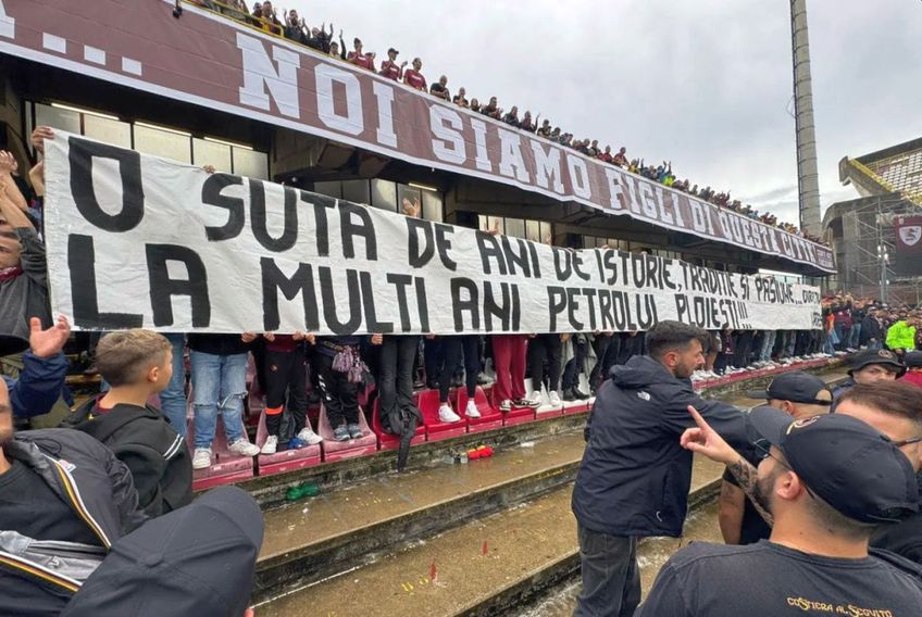 Mesajul afișat de galeria lui Salernitana // foto: Facebook @ Ultras România 1918