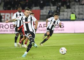 Dan Nistor l-a depășit pe Cornel Dinu! Cum arată acum clasamentul fotbaliștilor cu cele mai multe prezențe în Superliga