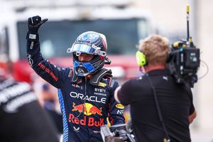 După 4 săptămâni, Formula 1 a revenit! Verstappen a câștigat „sprintul” plin de acțiune