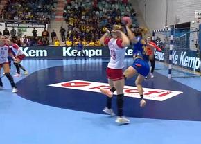 România - Polonia, în etapa a doua din EHF Euro Cup » Ce aruncare inventează Sorina Grozav!