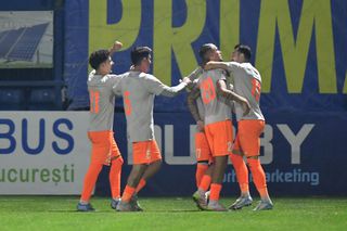 Incredibil! Cum au sărbătorit jucătorii de la Metaloglobus primul succes în Superliga: „A venit cineva cu niște covrigi d-ăia mari, de 2 lei, și i-a împărțit” » Au aceleași prime ca în Liga 2!