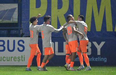 Incredibil! Cum au sărbătorit jucătorii de la Metaloglobus primul succes în Superliga: „A venit cineva cu niște covrigi d-ăia mari, de 2 lei, și i-a împărțit” » Au aceleași prime ca în Liga 2!