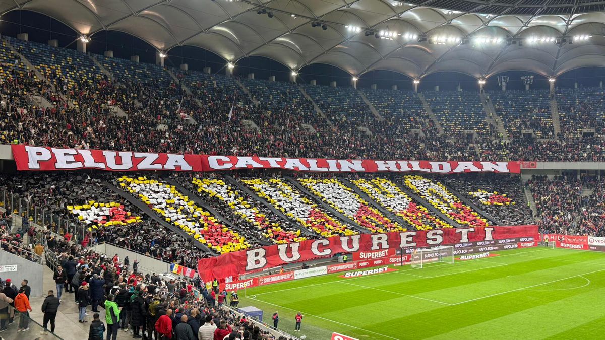 Scenografia afișată de fanii lui Dinamo la meciul cu Rapid