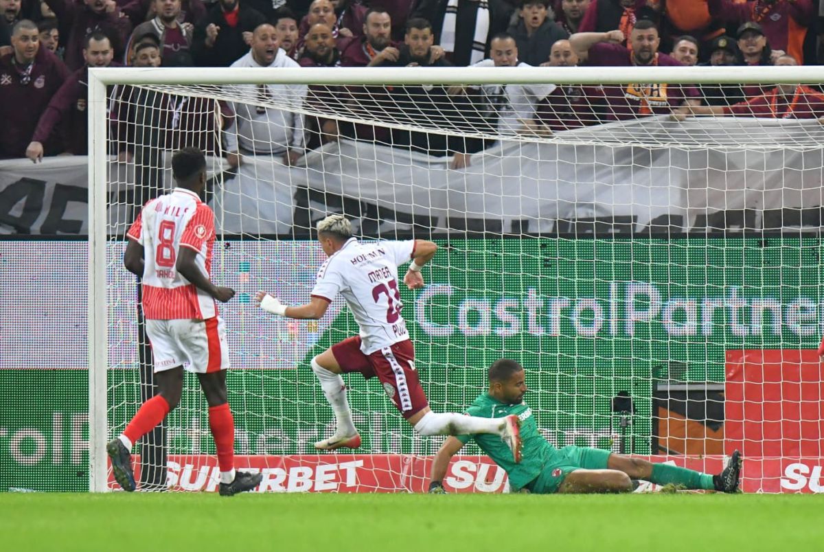 Dinamo nu o bate pe Rapid de 10 ani! Giuleștenii și-au anesteziat rivala cu două goluri dintr-un singur șut pe poartă!