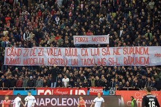 Momentul trecut cu vederea la Dinamo - Rapid » Omagiu emoționant pentru Cornel Dinu, în plină luptă cu depresia: „Când zi de zi vrea răul ca lui să ne supunem...”