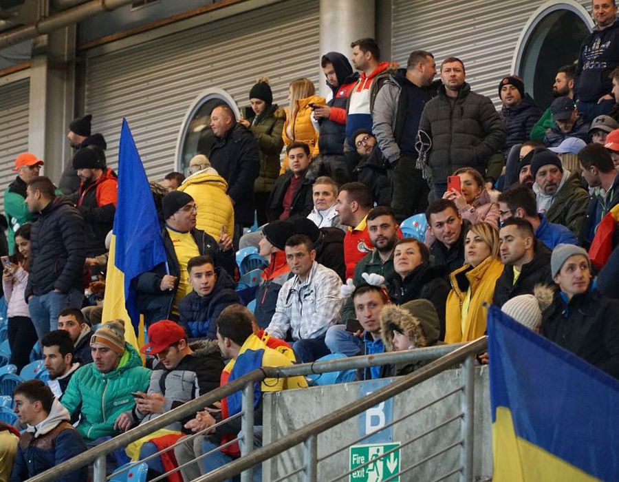 Irlanda De Nord U21 Romania U21 AtmosferÄƒ SuperbÄƒ CreatÄƒ De Romani In Irlanda De Nord Romania Romania S A Auzit Minute Bune Pe Stadionul The Showgrounds