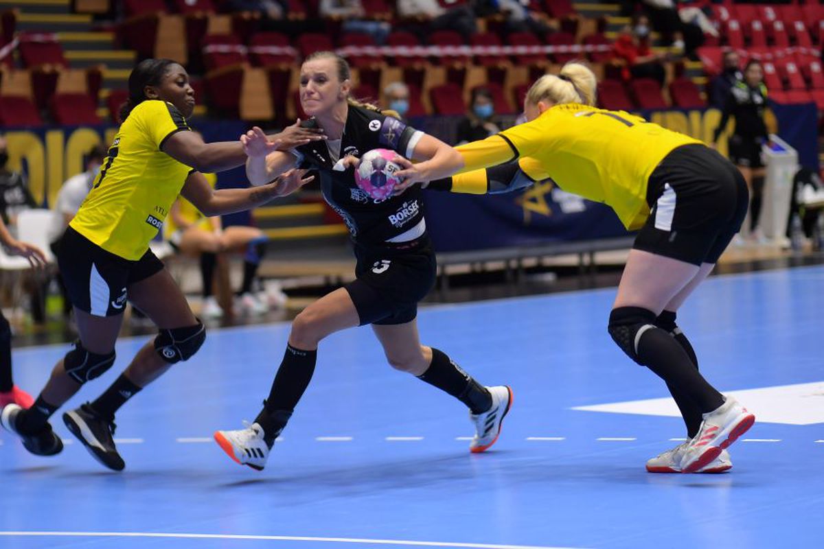 CSM București - Rostov 22-27. FOTO Nicio șansă. Rusoaicele, recital la „Polivalentă”! Clasamentul grupei A