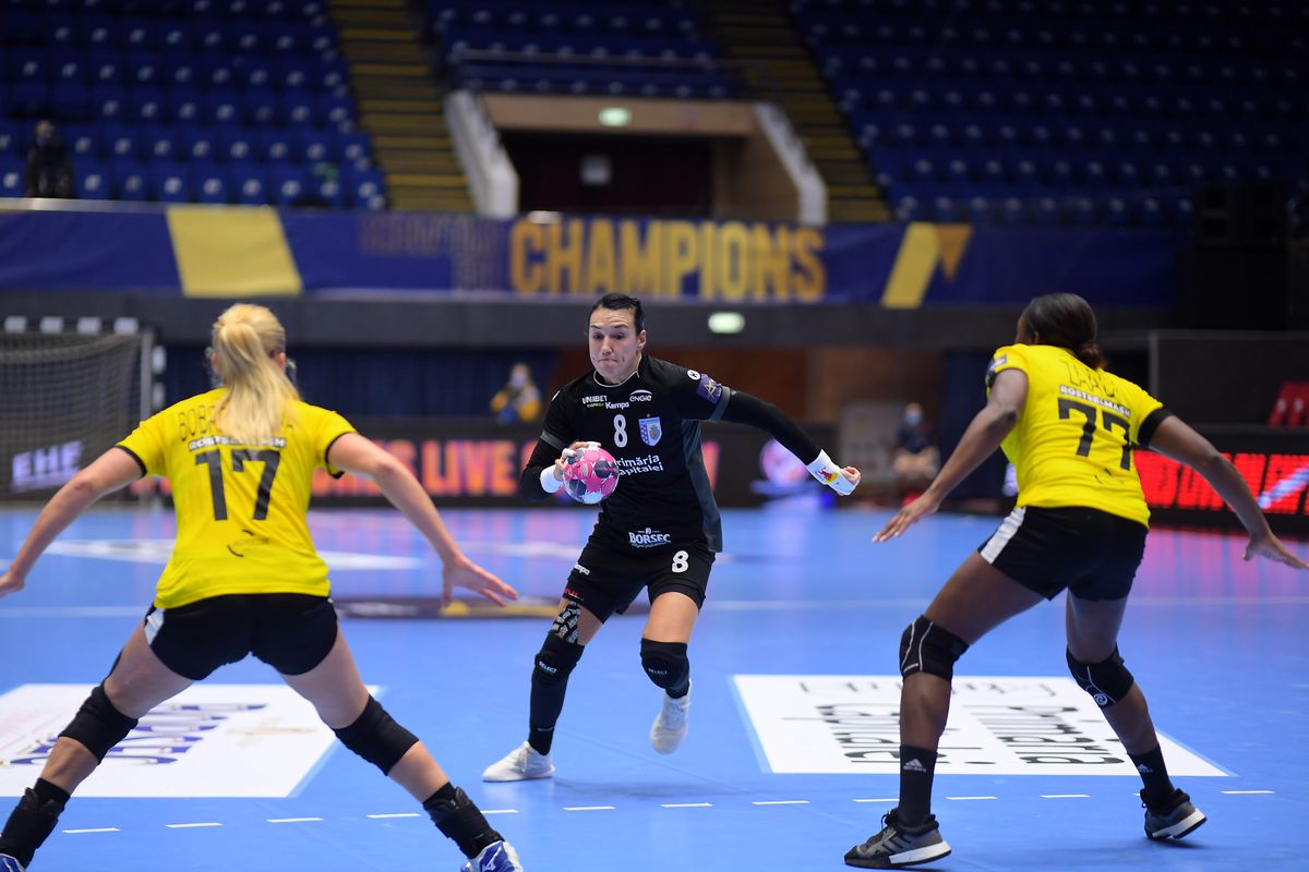 CSM București - Rostov 22-27. FOTO Nicio șansă. Rusoaicele, recital la „Polivalentă”! Clasamentul grupei A