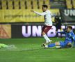 Chindia scapă victoria cu Rapid, 2-2, din cauza unei erori URIAȘE de arbitraj! Tușierul n-a văzut un ofsaid clar