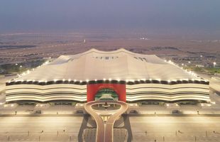 Aici se dă startul în Qatar: stadionul în formă de cort de beduini e gazda primului meci al Cupei Mondiale