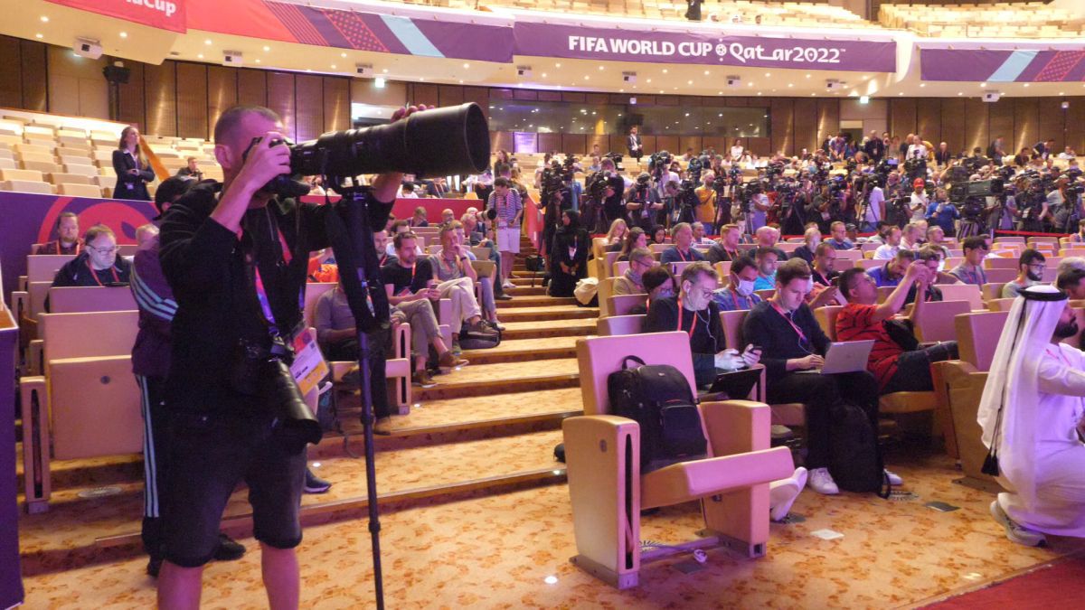 Conferință de peste o oră a lui Gianni Infantino la Doha: „Am simțit discriminarea când eram copil! Astăzi mă simt qatarez, arab, african, gay”